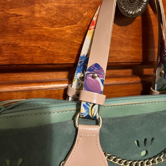 Green O Bag mini with suede accent trim, pink patent handles and coin pouch. - Picture 6 of 6